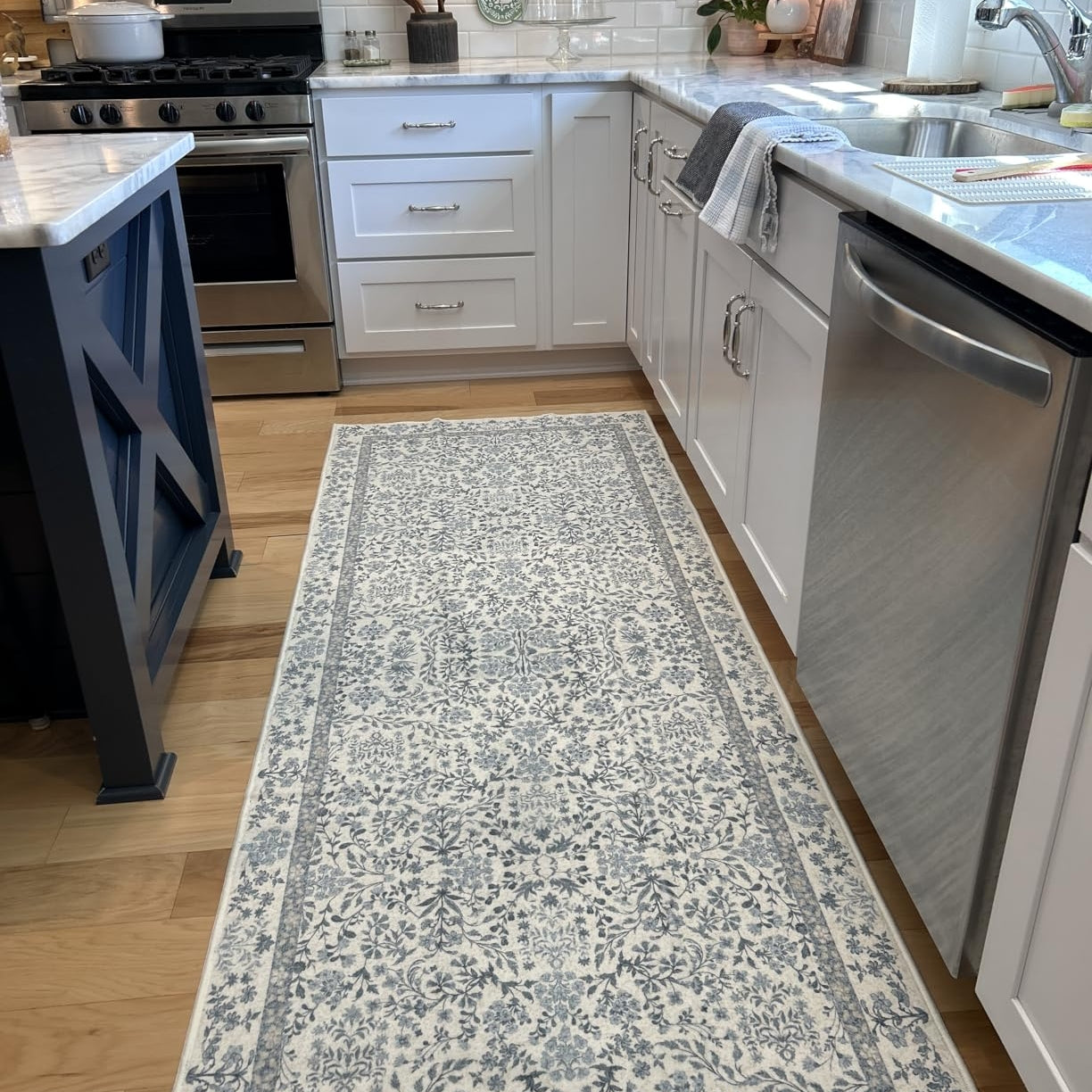 Vintage Floral Washable Runner Rug - Non-Slip & Machine Washable